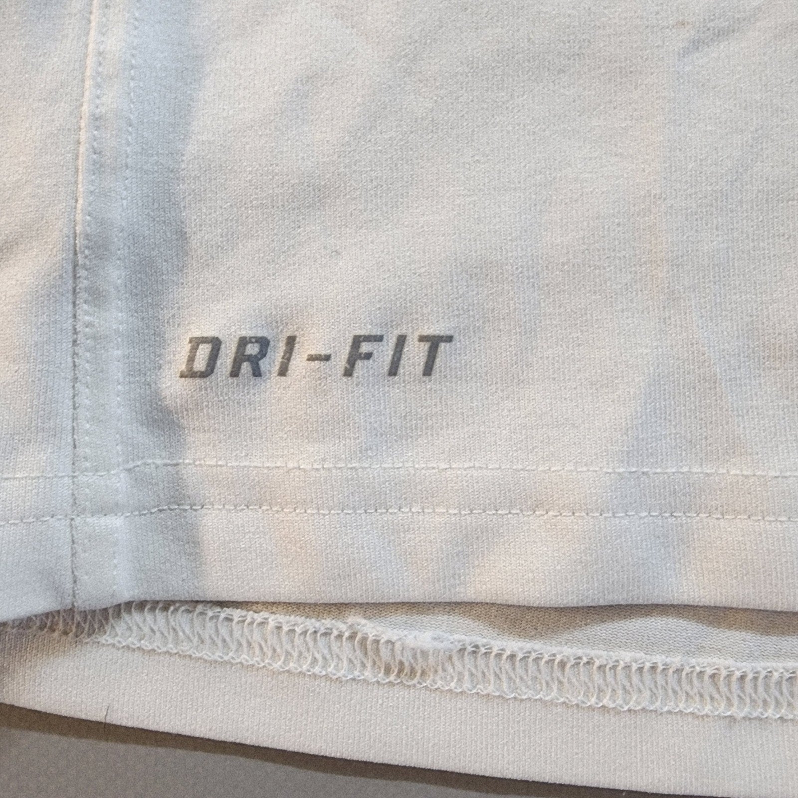 Medium Nike Running Dri-Fit T-Shirt White Vintage Mens Active Wear Short Sleeve