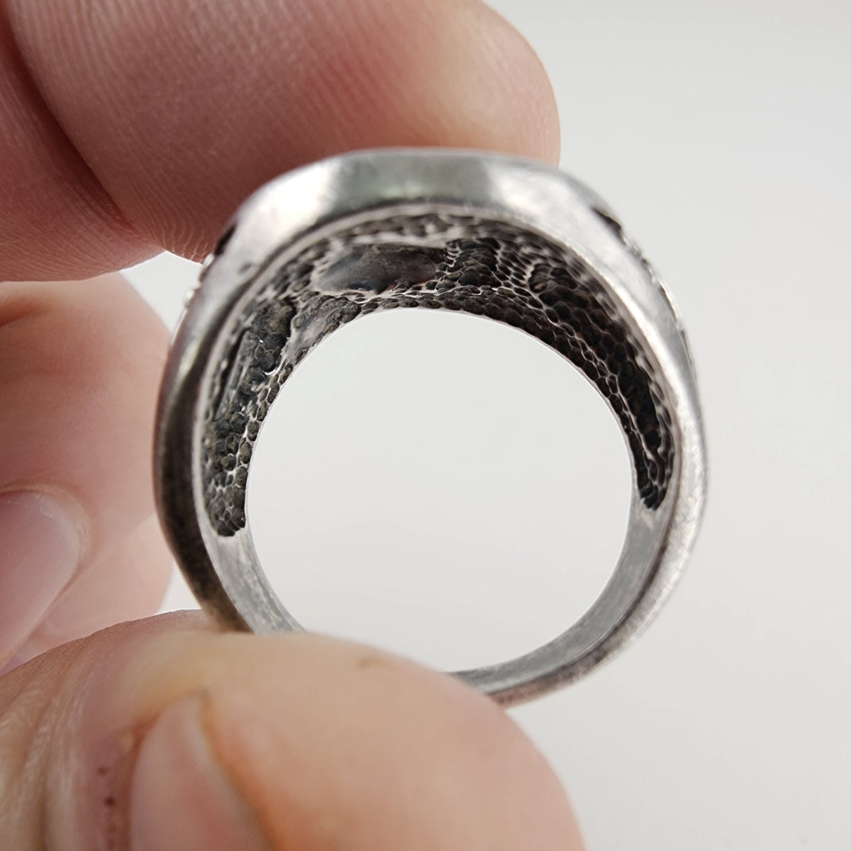 Black Hills Gold Signet Ring Size 9 in Sterling Silver 925 with Grape Leaves