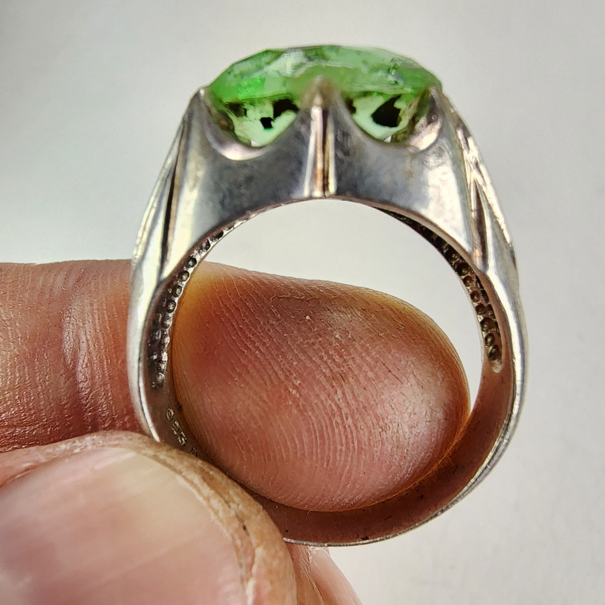 Prong Set Green Stone Ring Size 11 1/2 Sterling Silver 925 Vintage